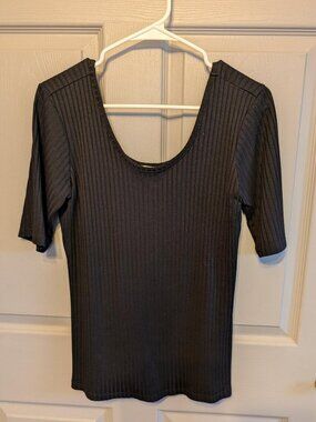 Black ribbed scoop neck shirt